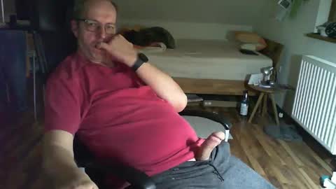 Snapshot of lefti27 chatting on 22, 2, 2025 Dave online show from 22, 2, 2025