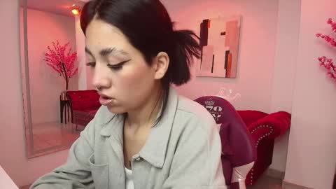 Leia.  online show from 28, 2, 2025