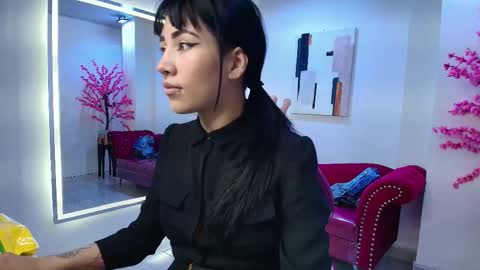 Leia.  online show from 9, 10, 2025