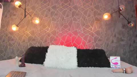 LEIGH ANGELS online show from 16, 4, 2026