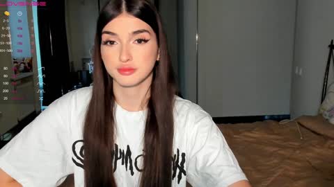 Snapshot of leila_4ever chatting on 6, 12, 2024 Leila online show from 6, 12, 2024