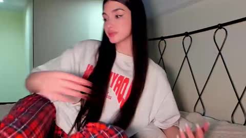 Snapshot of leila_4ever chatting on 13, 2, 2025 Leila online show from 13, 2, 2025