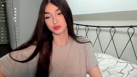 Snapshot of leila_4ever chatting on 12, 3, 2025 Leila online show from 12, 3, 2025