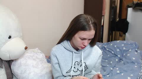 leila_bambi online show from 9, 12, 2024