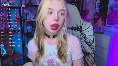 Snapshot of leiladwight chatting on 15, 10, 2025 Leila online show from 15, 10, 2025