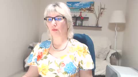 Leila Kinky online show from 25, 2, 2025