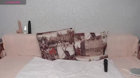 Snapshot of lelapopins chatting on 12, 1, 2025 Lana online show from 12, 1, 2025