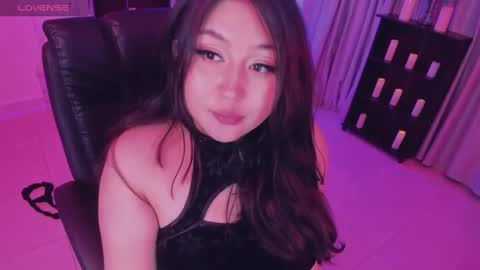 Lenna Kang online show from 2, 3, 2025