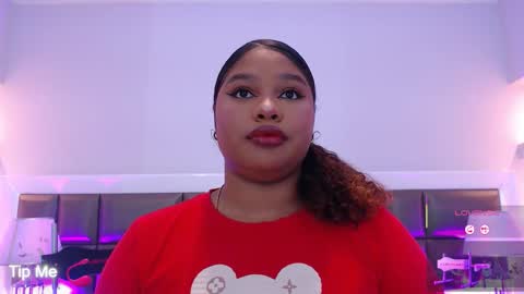 Snapshot of lennaevans chatting on 21, 10, 2025 Lenna online show from 21, 10, 2025