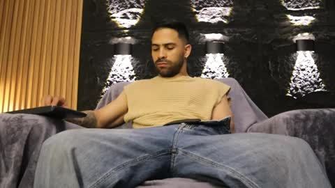 Leo  Diaz online show from 12, 4, 2026