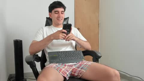 Snapshot of leo_jones389 chatting on 10, 5, 2026 Leo Jones online show from 10, 5, 2026