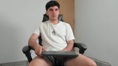 Snapshot of leo_jones389 chatting on 20, 5, 2026 Leo Jones online show from 20, 5, 2026