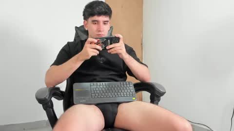 Snapshot of leo_jones389 chatting on 2, 6, 2026 Leo Jones online show from 2, 6, 2026