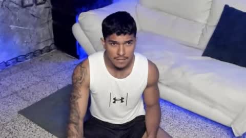 Leo independent model online show from 12, 1, 2026