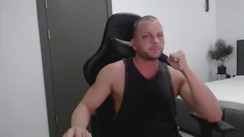 Snapshot of leoknightx chatting on 1, 10, 2025 Leo online show from 1, 10, 2025