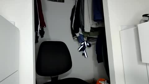 leolenry online show from 2, 11, 2025