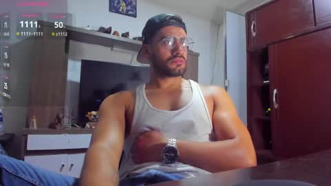 Snapshot of leon__hart chatting on 20, 12, 2024 Leon Hart online show from 20, 12, 2024