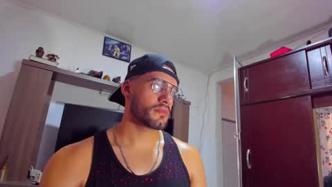 Snapshot of leon__hart chatting on 24, 12, 2024 Leon Hart online show from 24, 12, 2024