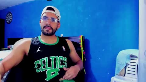 Snapshot of leon__hart chatting on 28, 12, 2024 Leon Hart online show from 28, 12, 2024