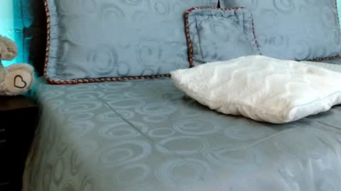 LUCY online show from 29, 1, 2025