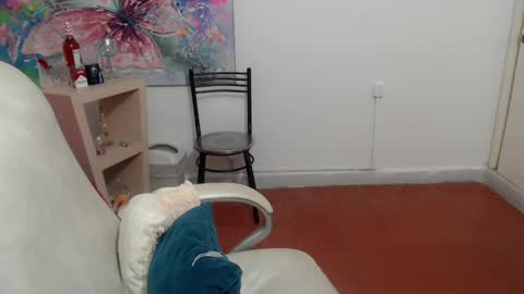 leonela   online show from 29, 9, 2025