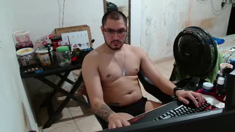 Snapshot of leonino231 chatting on 7, 10, 2025 leonino231 online show from 7, 10, 2025