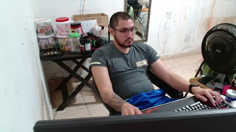 Snapshot of leonino231 chatting on 10, 10, 2025 leonino231 online show from 10, 10, 2025