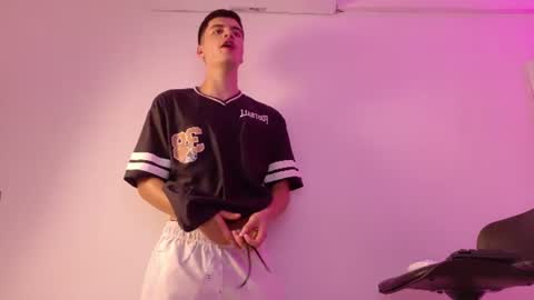 leotease online show from 21, 6, 2026