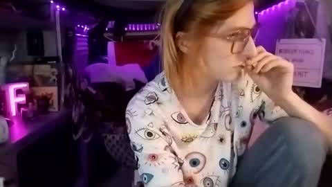 LesleyGumGrass- The Boring Trans girl online show from 5, 3, 2025