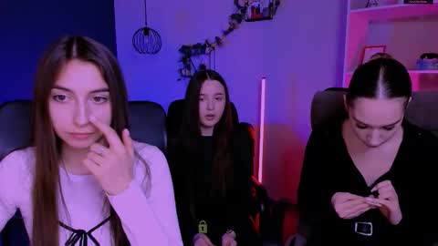 leslie_bird online show from 12, 3, 2026