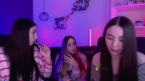 leslie_bird online show from 6, 4, 2026