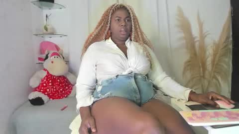 lesliee_brownn online show from 10, 2, 2026