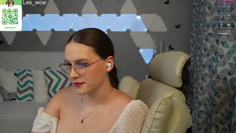 LeslieKorfs online show from 1, 2, 2025