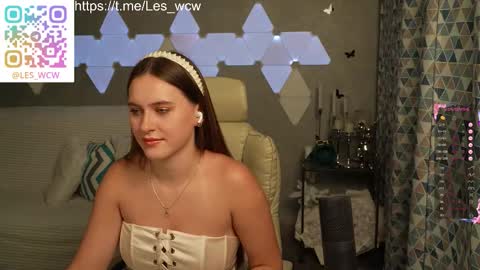 LeslieKorfs online show from 4, 11, 2025