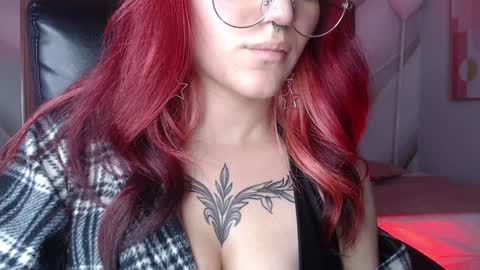 Snapshot of lessboobs_gh chatting on 18, 1, 2025 Less online show from 18, 1, 2025