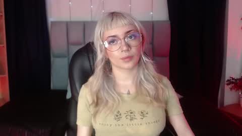 Snapshot of lessboobs_gh chatting on 26, 2, 2025 Less online show from 26, 2, 2025