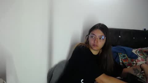 lessliee online show from 18, 12, 2024