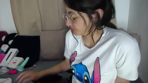 lessliee online show from 14, 4, 2026