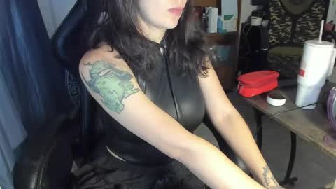 lestatdlion online show from 13, 4, 2026