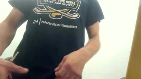 letmehitthat1986 online show from 19, 10, 2025