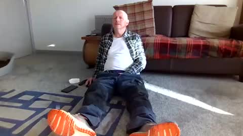 Snapshot of letmestrip chatting on 8, 11, 2025 paul online show from 8, 11, 2025