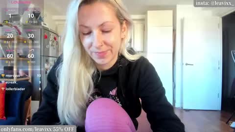 Snapshot of leusee chatting on 24, 10, 2025 LeaVixx online show from 24, 10, 2025