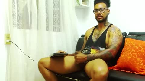 Snapshot of lewisstrong chatting on 23, 1, 2025 Lewis Strong online show from 23, 1, 2025