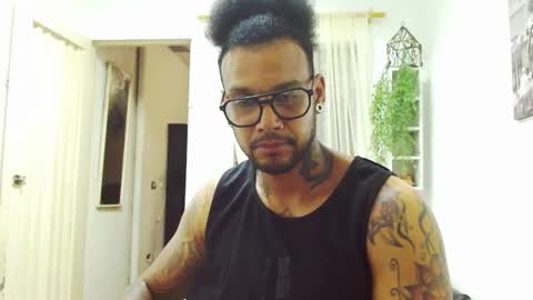 Snapshot of lewisstrong chatting on 1, 2, 2025 Lewis Strong online show from 1, 2, 2025