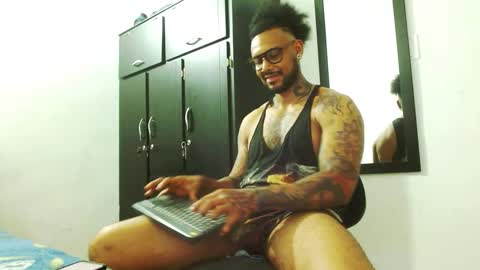 Snapshot of lewisstrong chatting on 20, 9, 2025 Lewis Strong online show from 20, 9, 2025