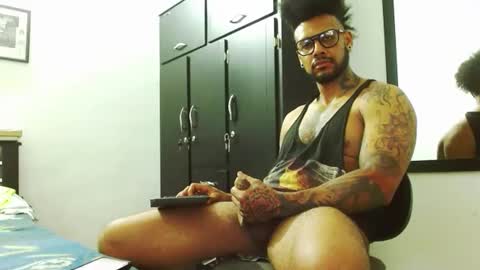 Snapshot of lewisstrong chatting on 24, 9, 2025 Lewis Strong online show from 24, 9, 2025