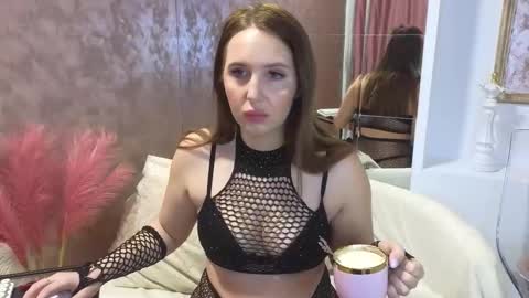 Snapshot of lexi_u_ chatting on 6, 3, 2025 LEXXY online show from 6, 3, 2025