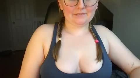 Snapshot of lexielilacs chatting on 30, 10, 2025 lexie online show from 30, 10, 2025