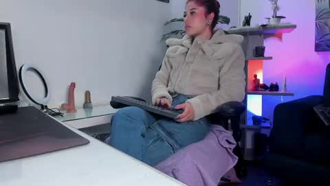 Lexie  online show from 22, 5, 2026