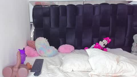 lexiross1 online show from 6, 2, 2025